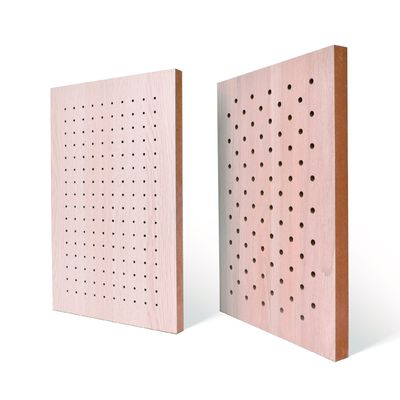 Okrągła struktura otworu Akustyczne perforowane panele drewniane 2400mm 0,9NRC CE FSC